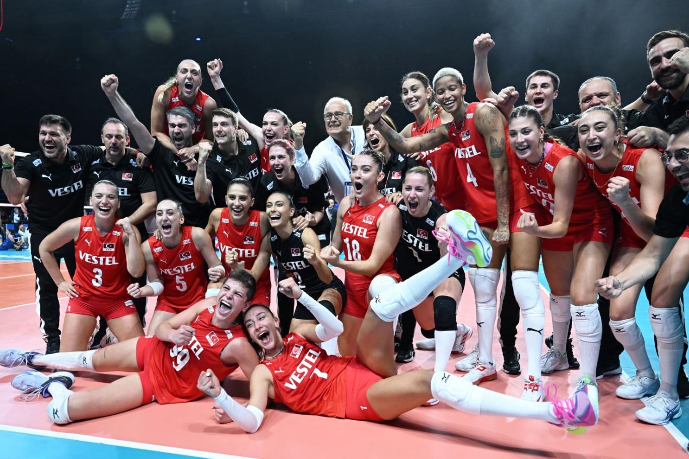 A Milli Kadın Voleybol Takımı Paris Olimpiyatlarına Gidiyor!