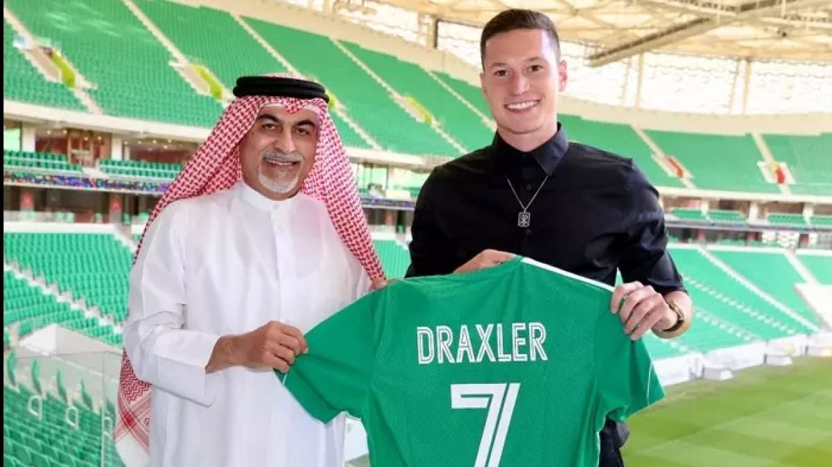 Julian Draxler Kim, Neden Maç Sırasında Sahayı Terk Etti?